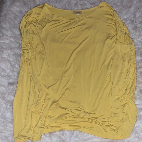 yellow piko top - Picture 1 of 3